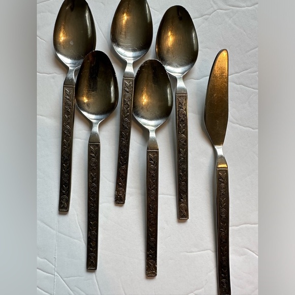 Mexicaly Rose Interpur Japan 40pc Serves 8 Extra 5 Spoons 1 Butter knife Used - Picture 7 of 10